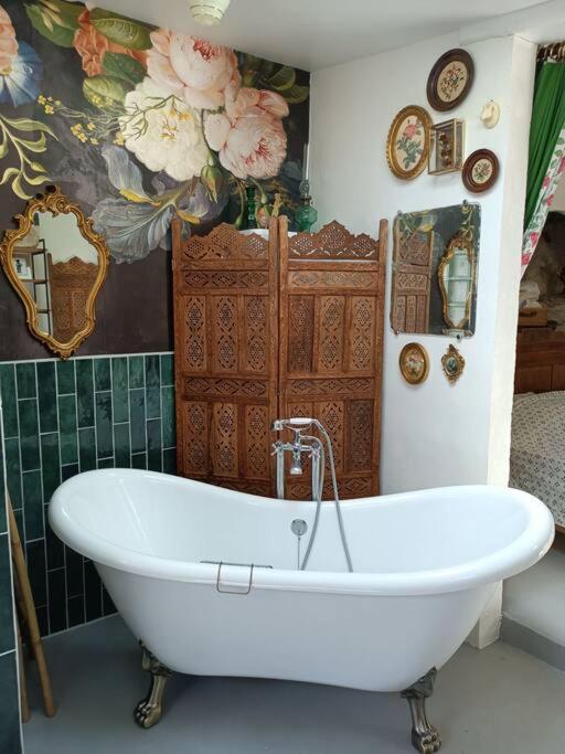L'Atelier-Chambrette Dans Le Jardin Avec Salle De Bains, Sans Cuisine Trôo Exteriör bild